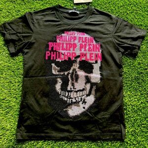 Philipp plein T shirt
“Never worn“
Size “M”
Retail $300